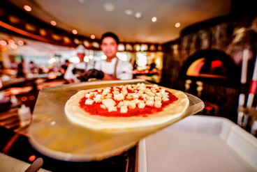 انتخاب تجهیزات مناسب پخت پیتزا برای پیتزا فروشی شما